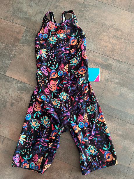 Jednodielne sportove sortkove plavky, 140