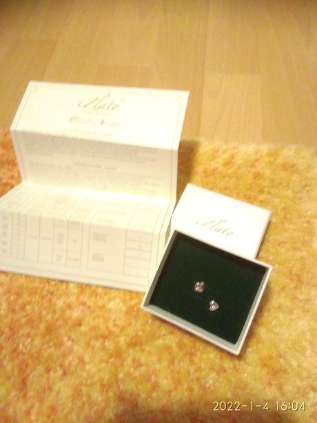 Diamantové náušnice,