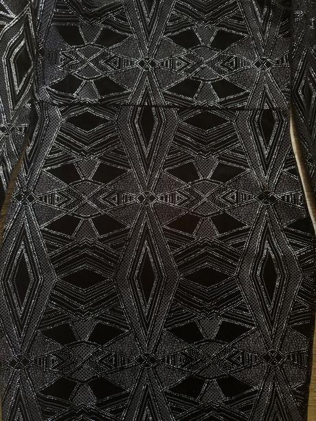 Trblietavé elastické šaty, orsay,s