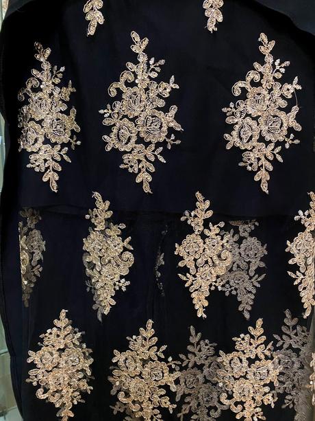 Dámske elegantné šaty, m