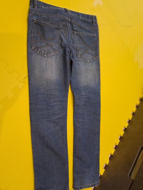 Pohodlné rifle veľ. 146 veľmi dobrý stav, chapter young,146