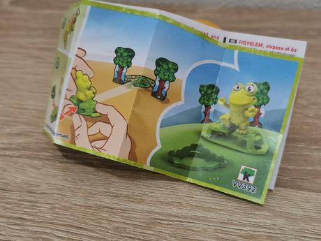 Kinder hračka veľkonočná žaba,