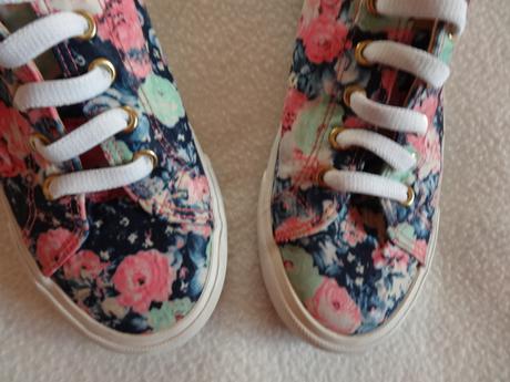 Tenisky s kvetinkami, 36