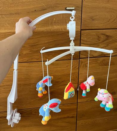 Kolotoč nad postieľku, 