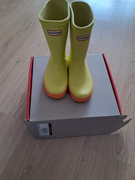 Dievcenske gumaky, hunter,27