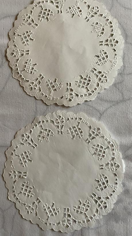Papierové podložky priemer 14cm - 30ks,