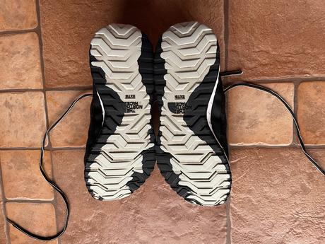 Northface tenisky, 44