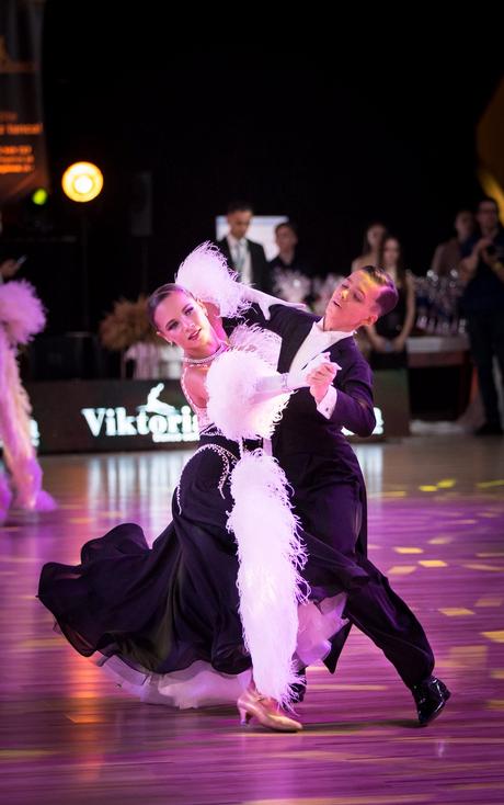 Šaty tanečné na štandard na výšku 148-164, 146