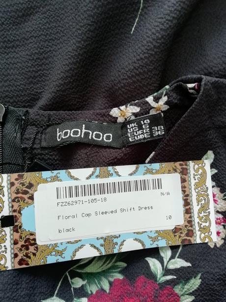 Čierne kvetinové šaty, 38