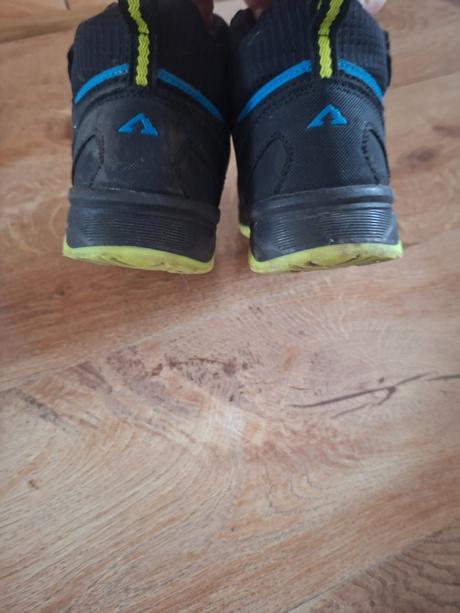 Turistická obuv, 33