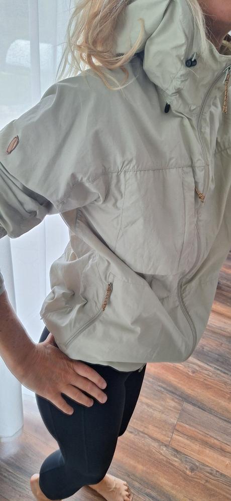 Turisticka bunda fjallraven vel 38/40, m