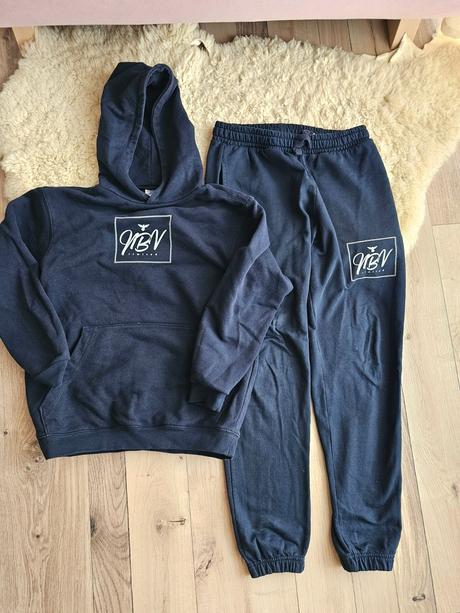 Tepláková súprava, 152