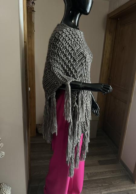 Tmavosivé pončo so strapcami zn. gaudi, gaudi
