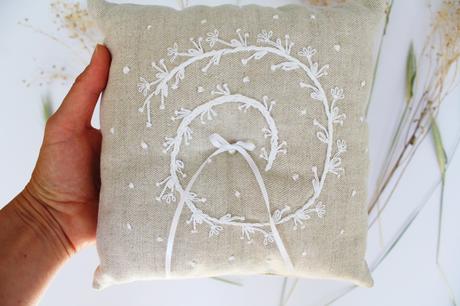 Vankúšik pod obrúčky špirála lásky, 