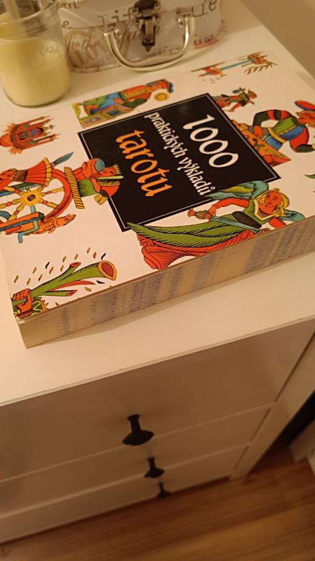Kniha 1000 tarotu, 