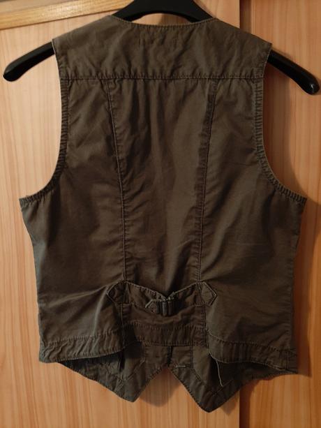 Vestička na zapínanie olivová, 38