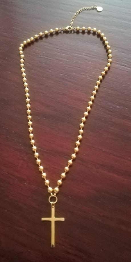 Retiazka s krížikom,