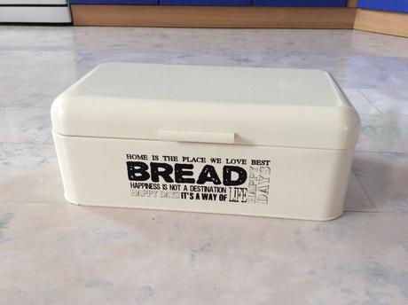 Plechový vintage chlebník,