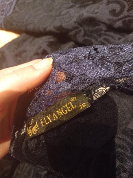 Žakárové šaty, 36