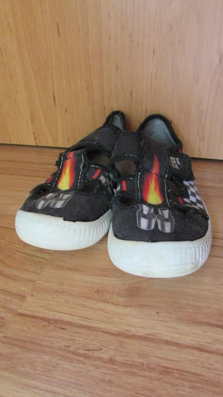 Plátenky alebo prezúvky, 30