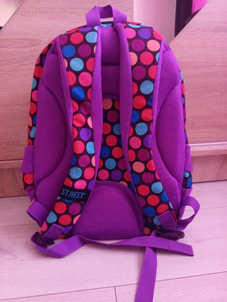 Bodkovaný školský batoh, 