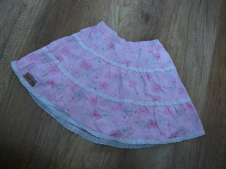 Dievcenska sukna, 104