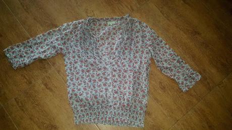 Kvietkovana bluzka, 40