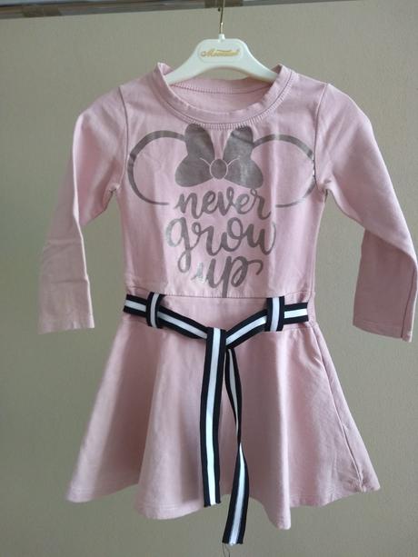 Teplejšie šaty s opaskom, 104