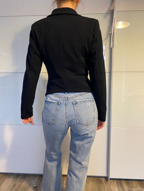 Sako tvarujúce pás, s