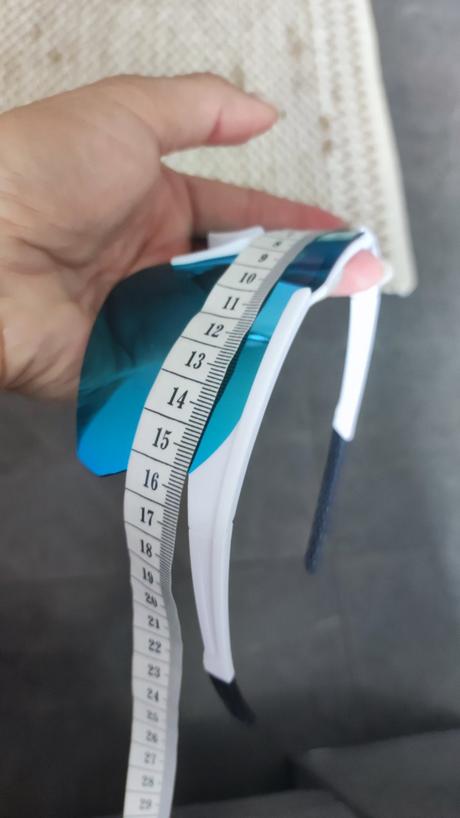 Športové slnečné okuliare,