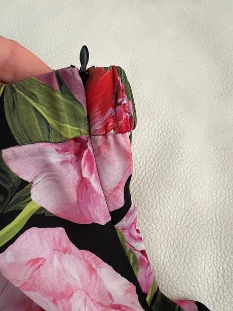 Dolce&gabbana hodvábne stretchove nohavice vel.4, 104