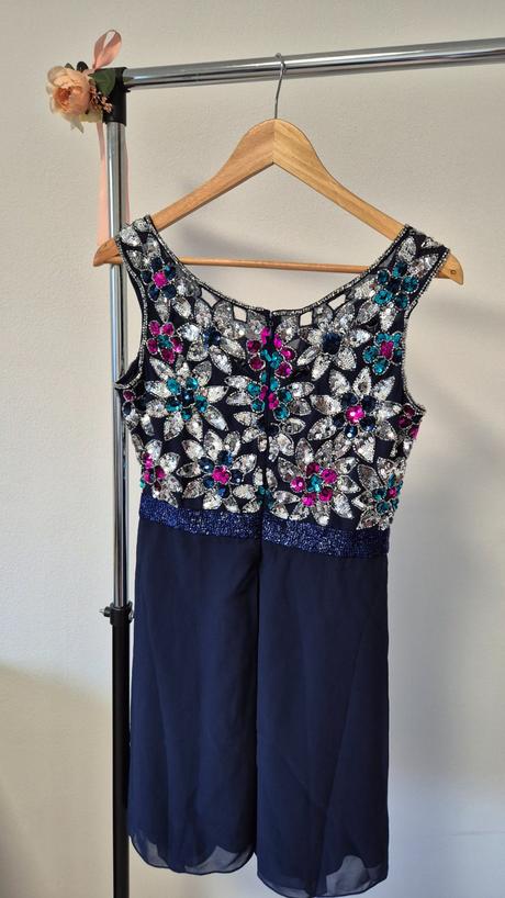 Spoločenské šaty, m