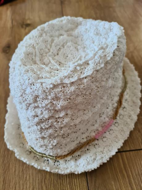 Dievčenské klobúky, c&a,52