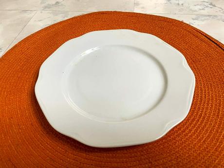 Starožitný retro porcelánový tanierik, 