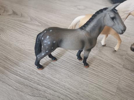 Schleich kone,