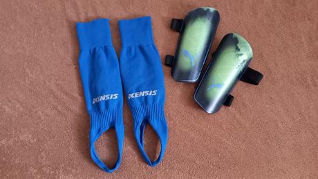 Chrániče a štulpne na futbal, 