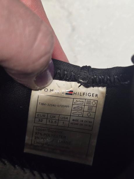 Th tenisky, tommy hilfiger,32