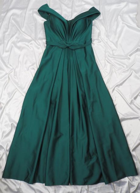 Kvalitné spoločenské šaty, 40