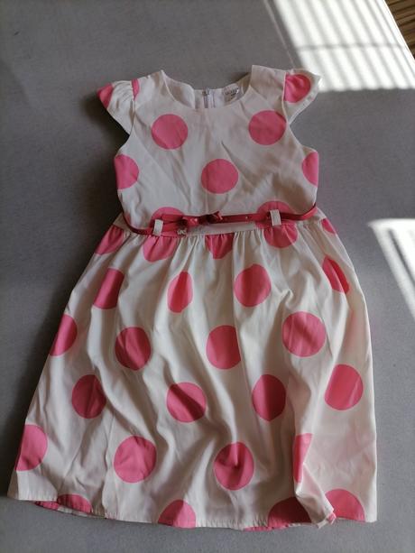 Bodkované šaty, 122