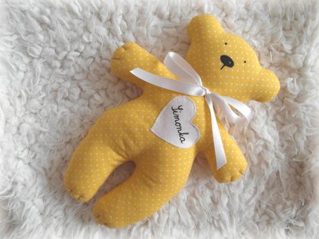 Macko v žltom šate, 