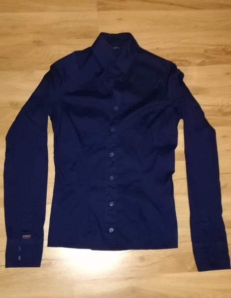 Tmavomodrá blúzka, s