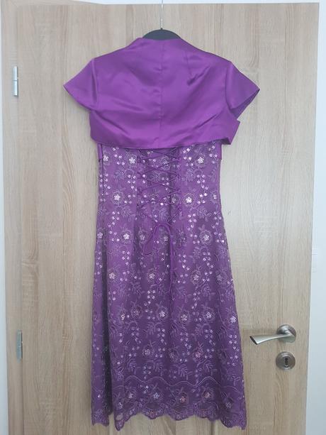 Spolocenske saty, 36