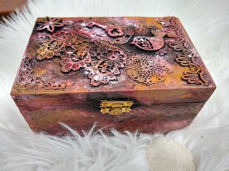 Drevené truhličky so starobilým nádychom,