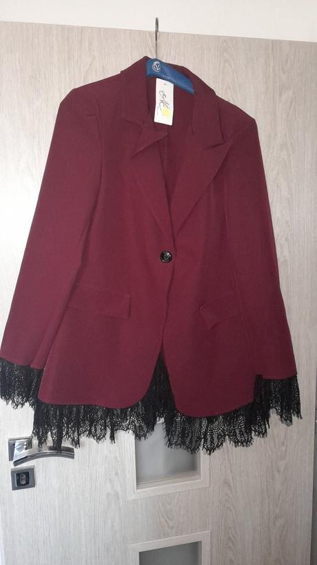 Krásne elegantné bordó sako, 