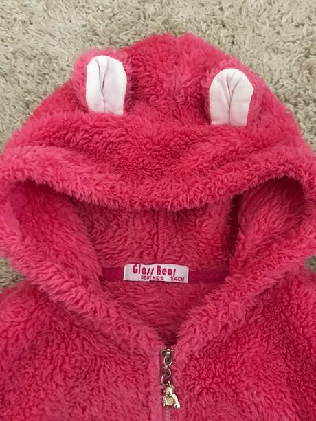 Dievčenská bundička, 104