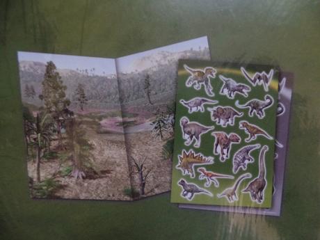 Dinosaury  - make a scene (s nálepkami), 