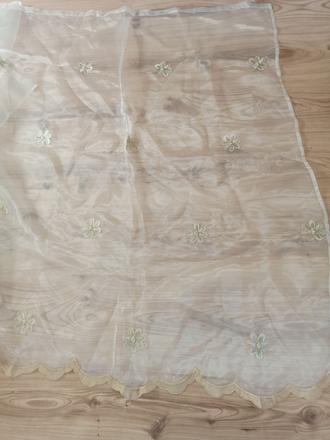 Zaclona v 120cm x d 200 cm,