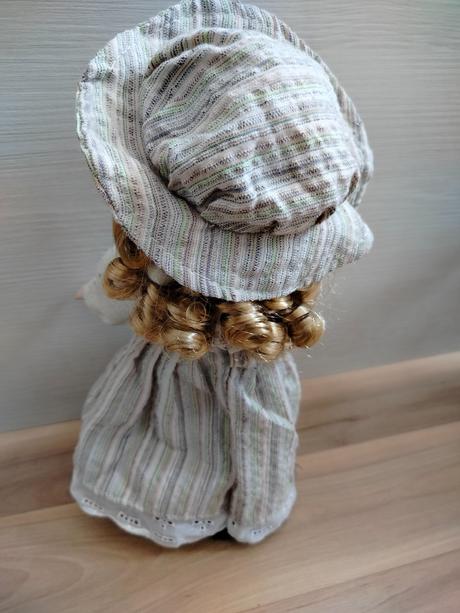 Porcelánová bábika,