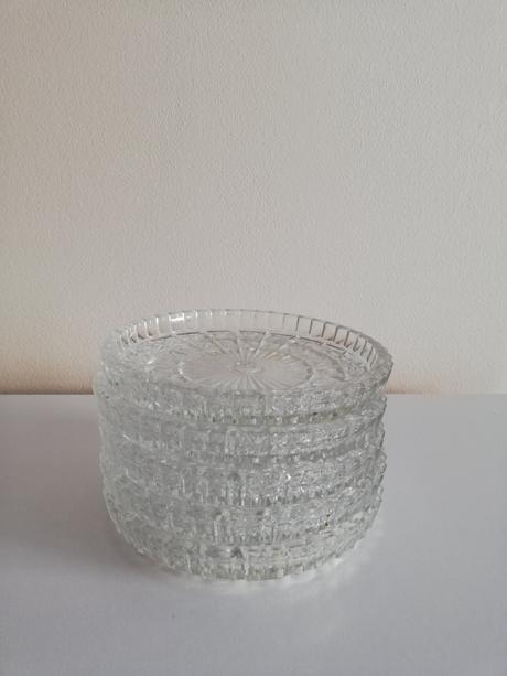 Sklenené brúsené tanieriky, 