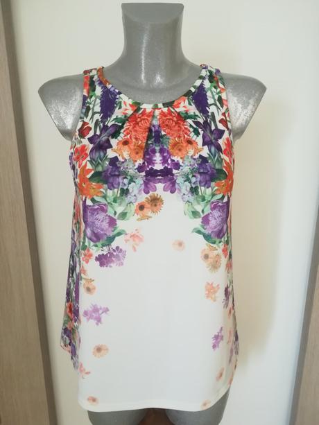 Kvetovaná blúzka, s